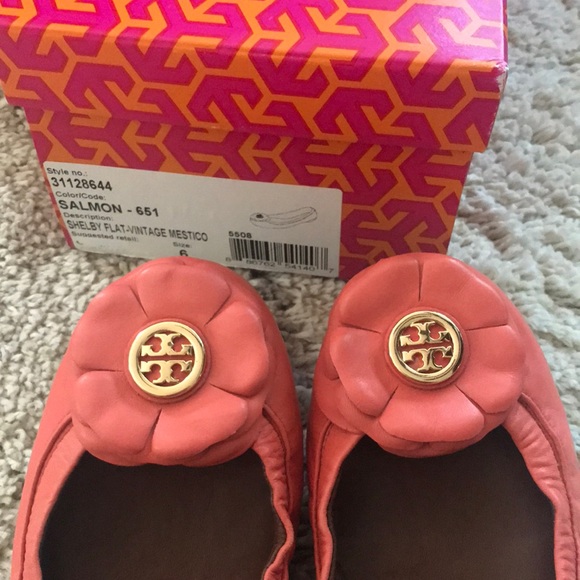 Tory Burch Shelby Flat - Picture 2 of 6